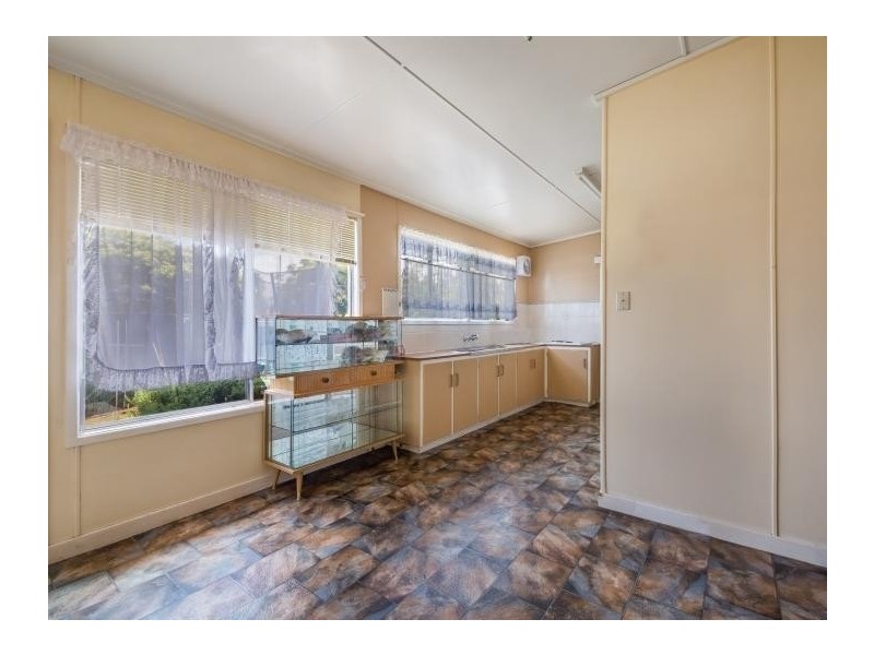17 Talinga st, Mount Lofty QLD 4350