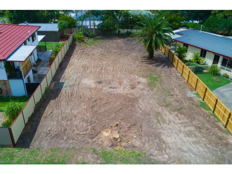 81 Conifer St, Hillcrest QLD 4118