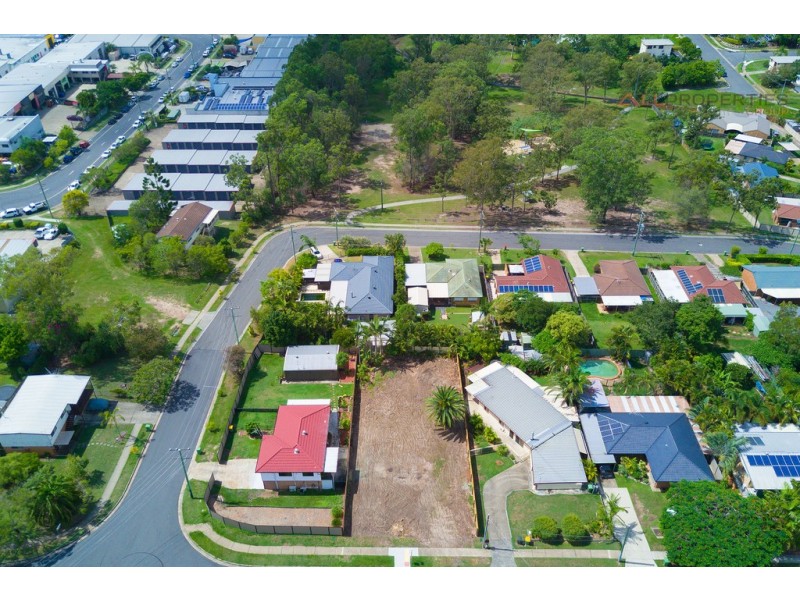 81 Conifer St, Hillcrest QLD 4118