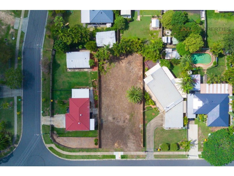 81 Conifer St, Hillcrest QLD 4118