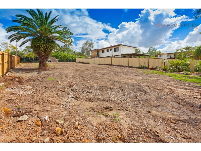 81 Conifer St, Hillcrest QLD 4118