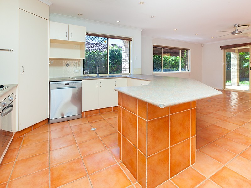 6 Harrison Cres, Forest Lake QLD 4078