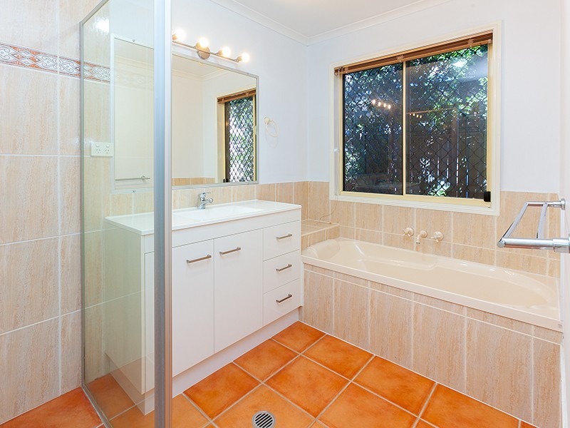 6 Harrison Cres, Forest Lake QLD 4078