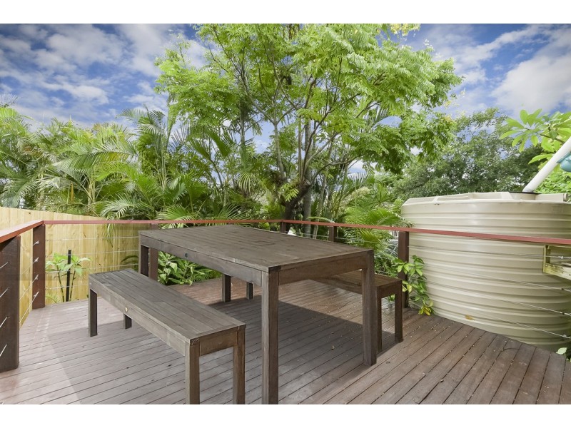 79 Conifer St, Hillcrest QLD 4118