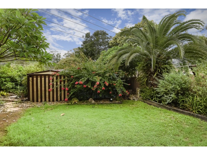 79 Conifer St, Hillcrest QLD 4118