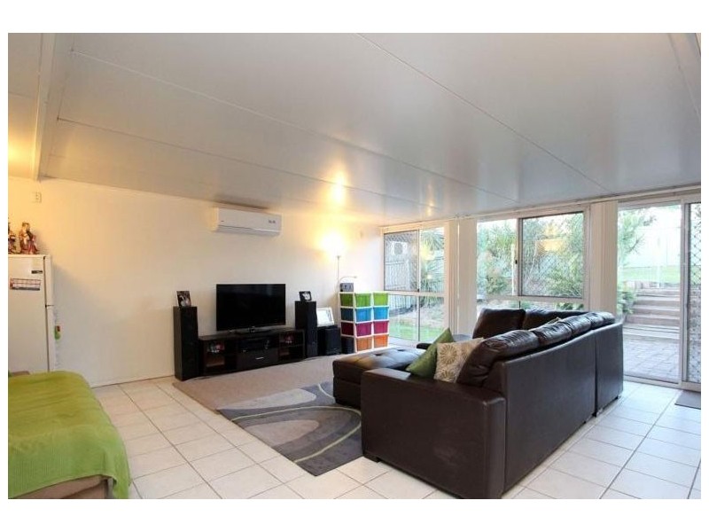 1 Robinson Court, Berrinba QLD 4117