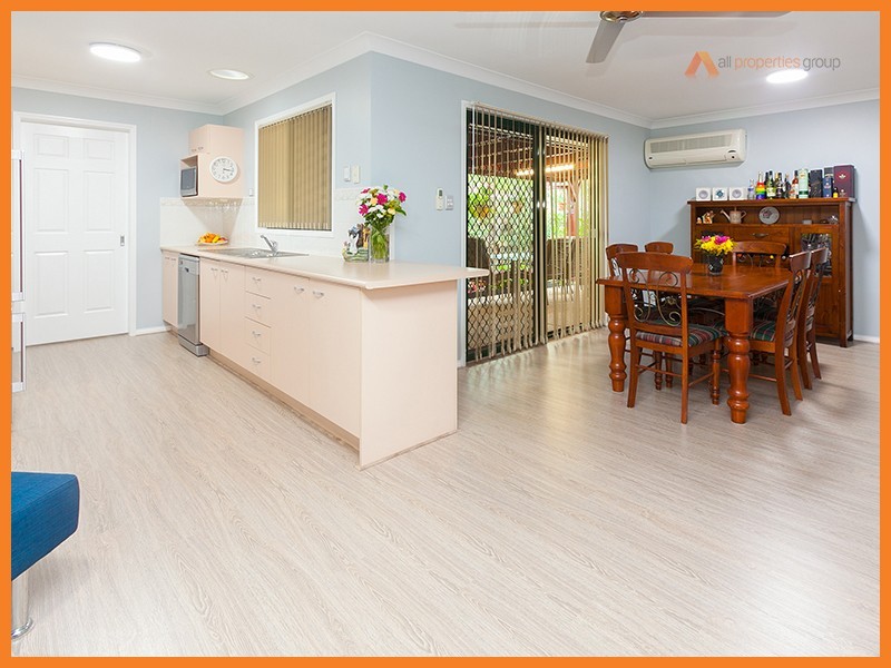 1 Hillview Drive, Hillcrest QLD 4118