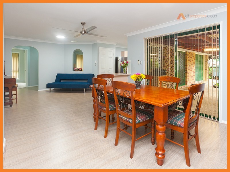 1 Hillview Drive, Hillcrest QLD 4118