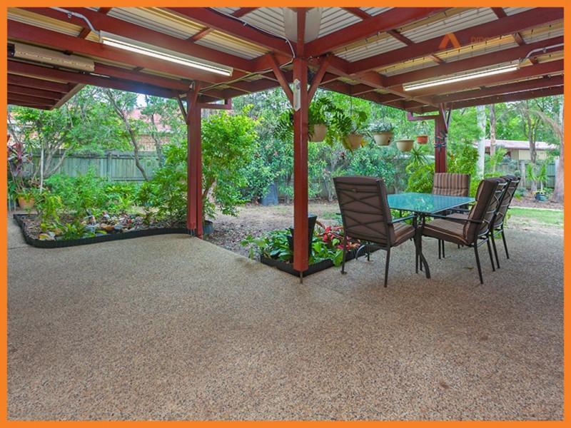 1 Hillview Drive, Hillcrest QLD 4118
