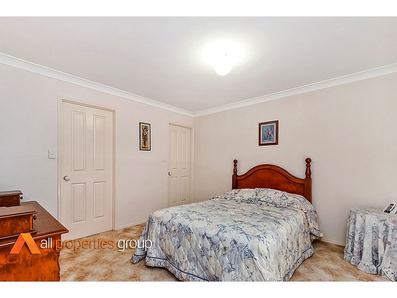 8 BENJAMINA CIRCUIT, Regents Park QLD 4118