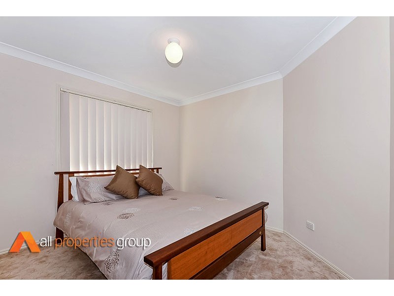 8 BENJAMINA CIRCUIT, Regents Park QLD 4118