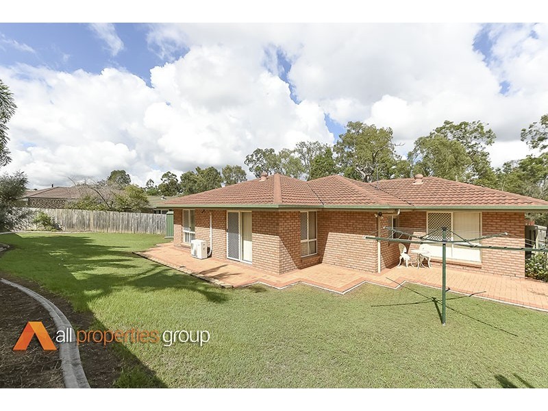 8 BENJAMINA CIRCUIT, Regents Park QLD 4118