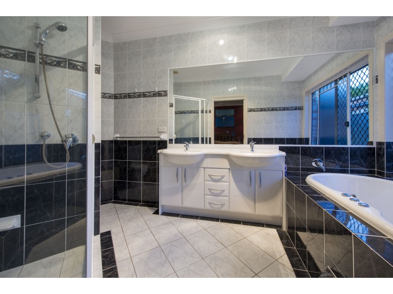 15 LEMA CIRCUIT, Kuraby QLD 4112