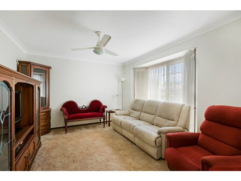 22 Gainsborough dr, Glenvale QLD 4350