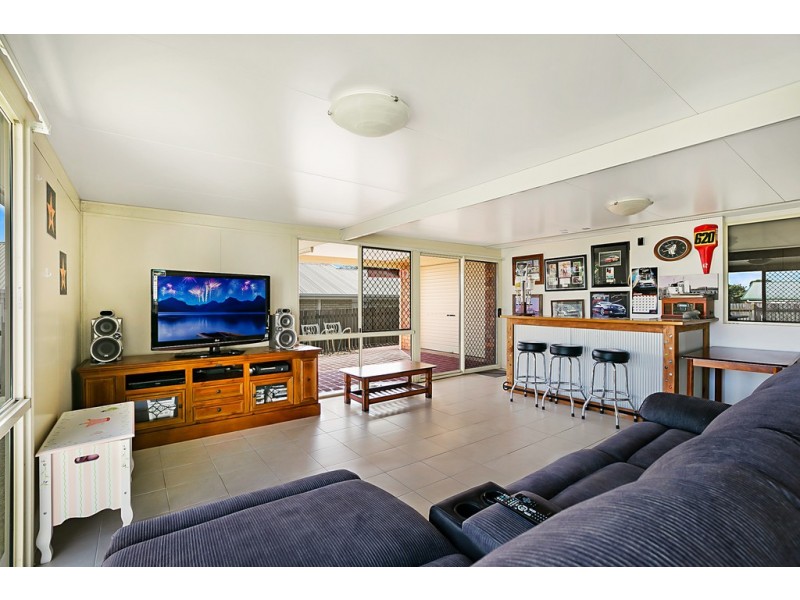 22 Gainsborough dr, Glenvale QLD 4350