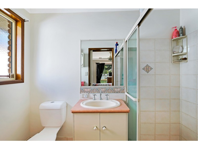 22 Gainsborough dr, Glenvale QLD 4350