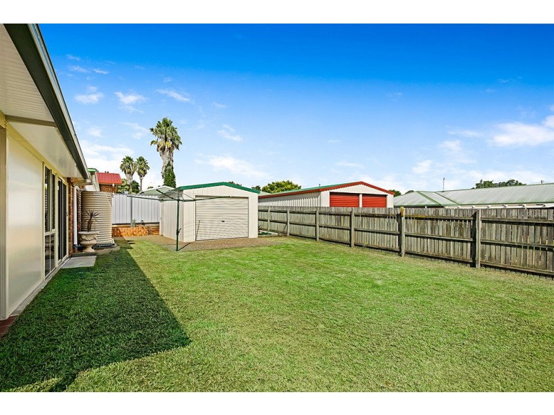 22 Gainsborough dr, Glenvale QLD 4350