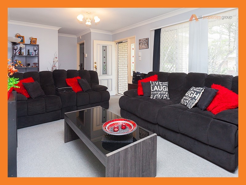52 Bushland Drive, Regents Park QLD 4118