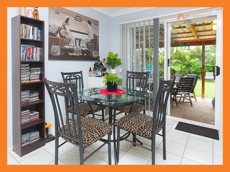 52 Bushland Drive, Regents Park QLD 4118