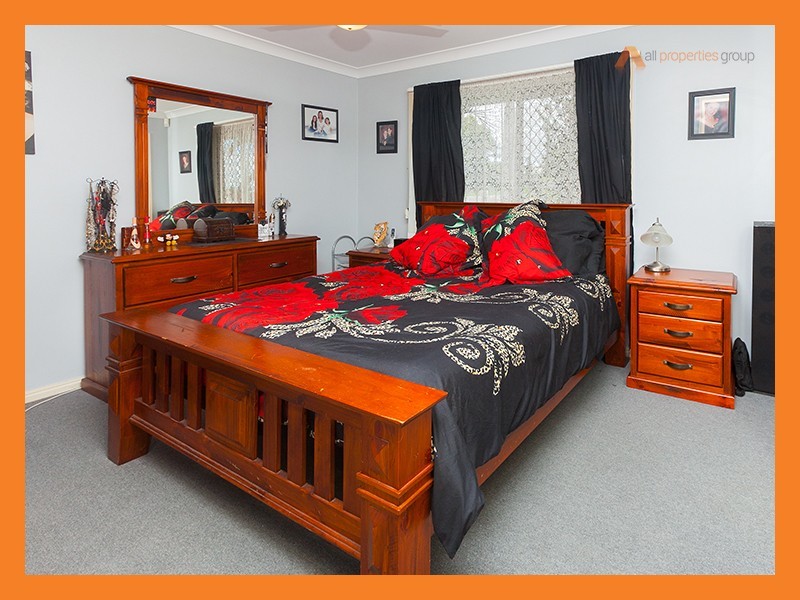 52 Bushland Drive, Regents Park QLD 4118