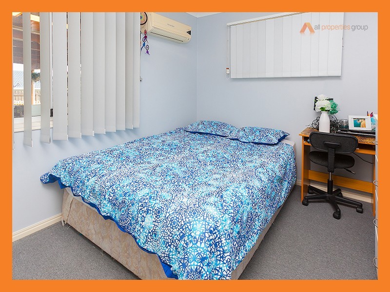 52 Bushland Drive, Regents Park QLD 4118