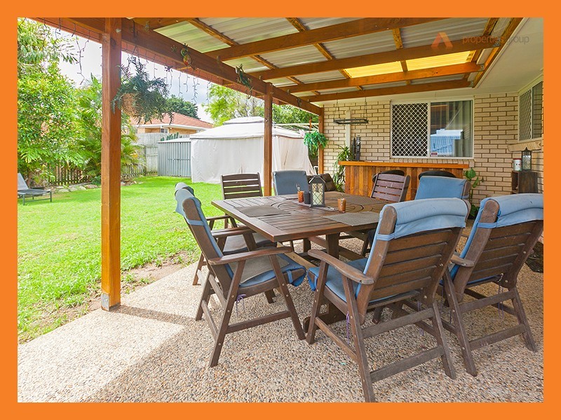 52 Bushland Drive, Regents Park QLD 4118
