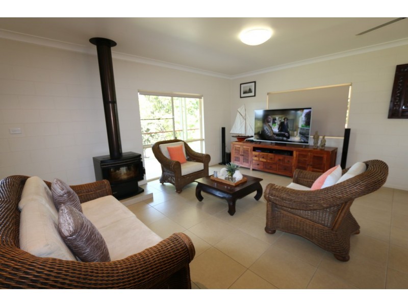 78 Bellview Drive West, Ravenshoe QLD 4888