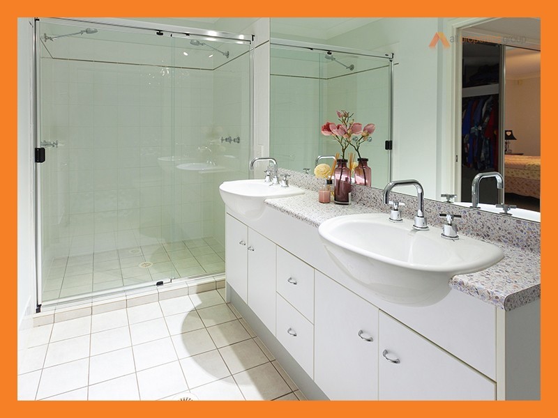 55 Rachel Drive, Crestmead QLD 4132