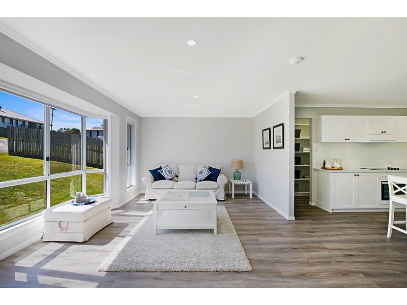 16 Dodson crescent, Mount Kynoch QLD 4350