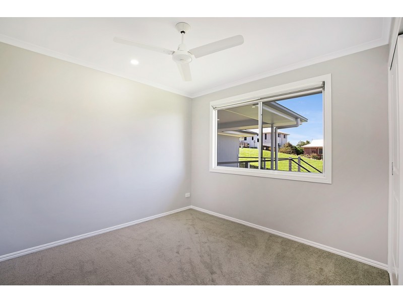 16 Dodson crescent, Mount Kynoch QLD 4350