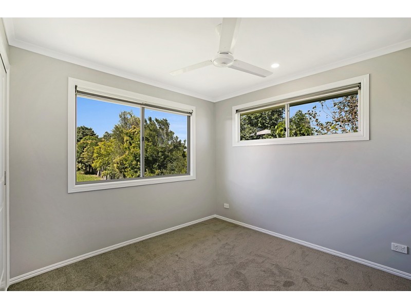 16 Dodson crescent, Mount Kynoch QLD 4350