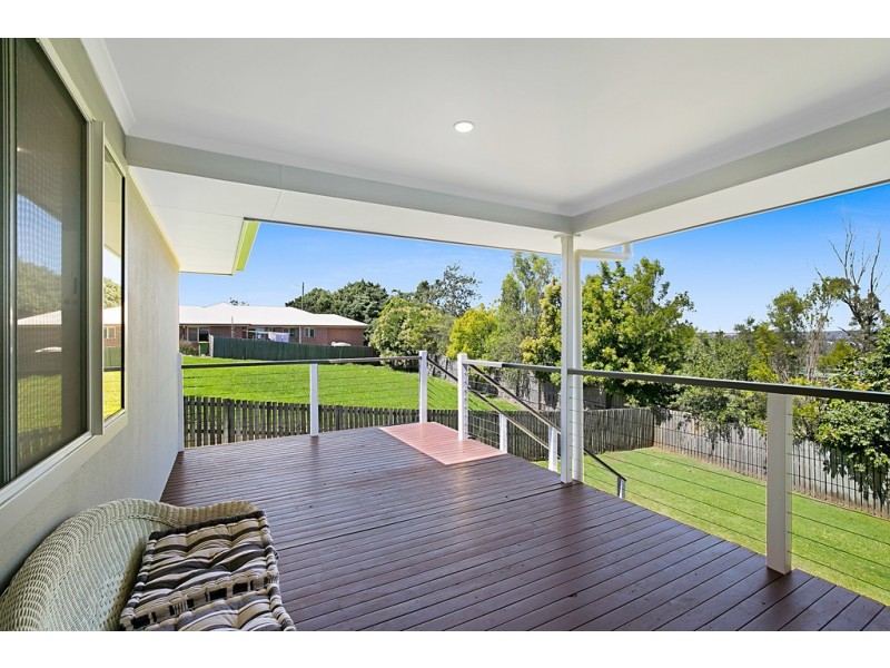 16 Dodson crescent, Mount Kynoch QLD 4350