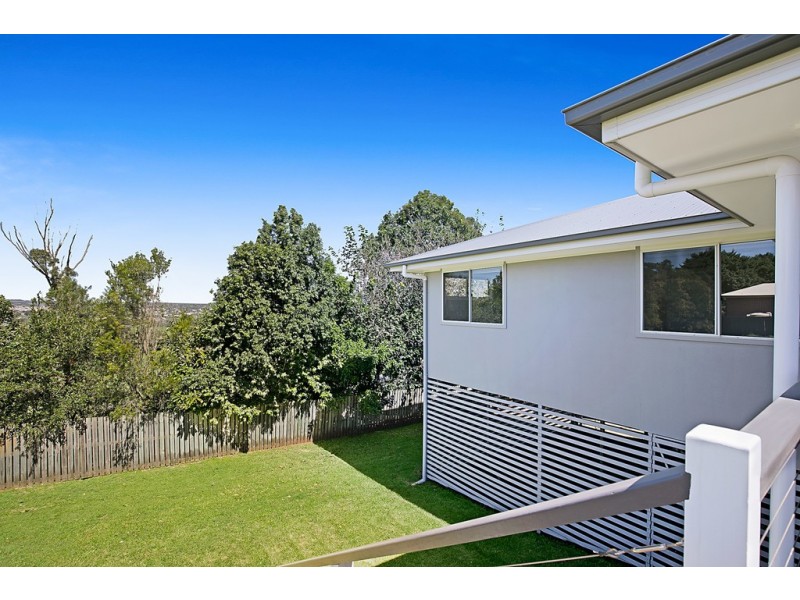 16 Dodson crescent, Mount Kynoch QLD 4350