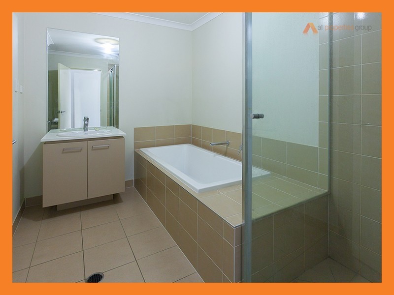 11 Clearpoint Way, Springfield Lakes QLD 4300