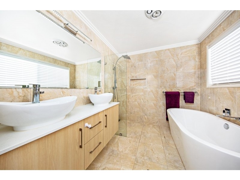 226 Spring st, Middle Ridge QLD 4350