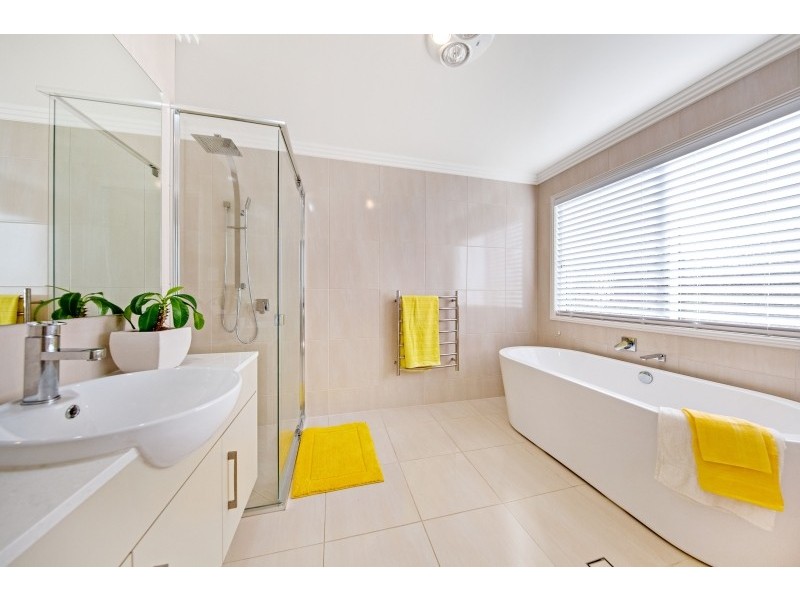 226 Spring st, Middle Ridge QLD 4350