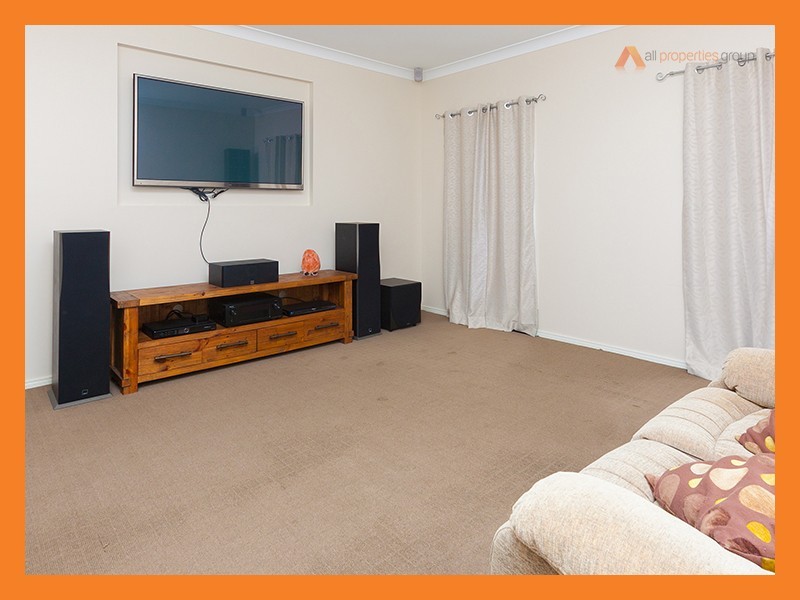8 Firetail Court, Greenbank QLD 4124