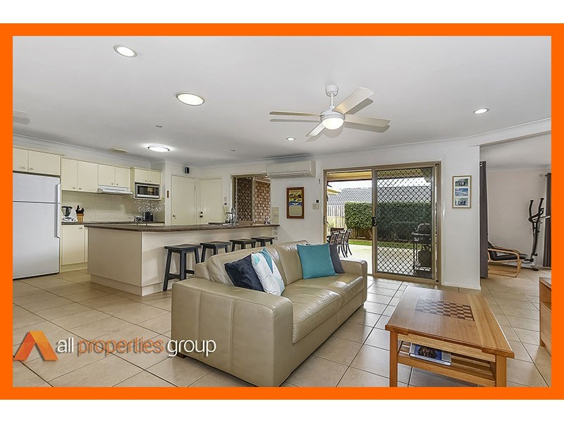 19 Glenlee Place, Parkinson QLD 4115