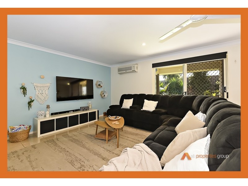 8 RAINBOW CT, Regents Park QLD 4118