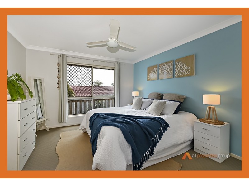 8 RAINBOW CT, Regents Park QLD 4118