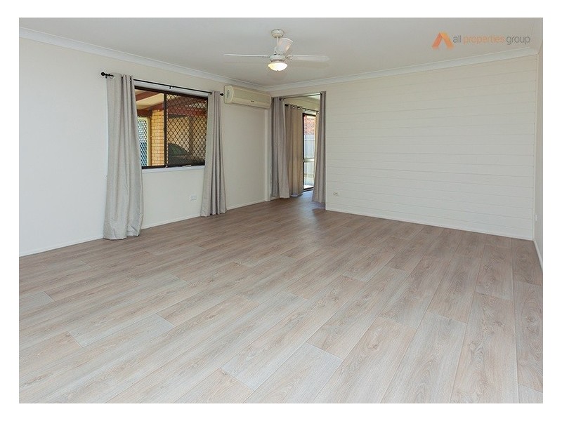 27 Whitcomb Street, Hillcrest QLD 4118