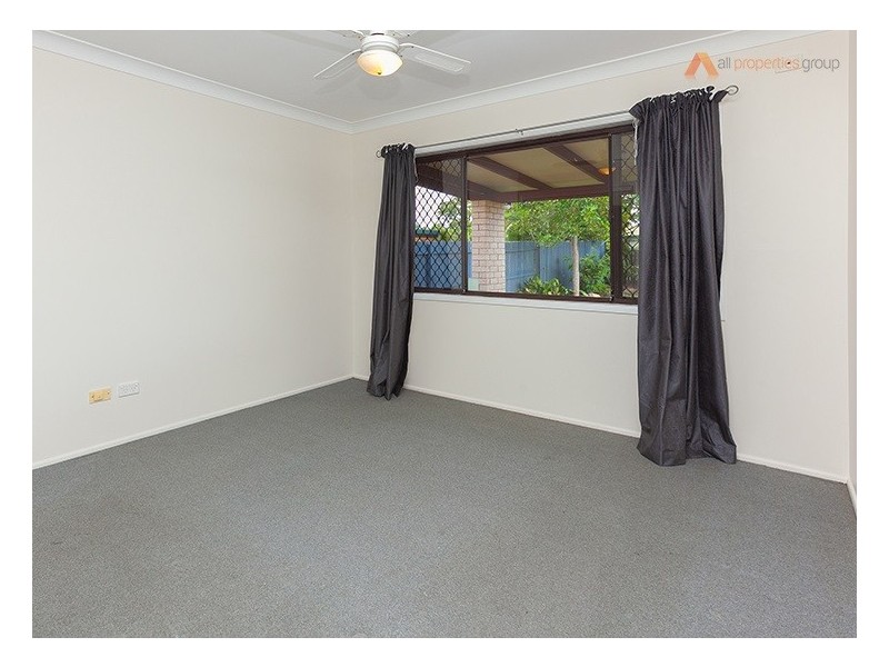 27 Whitcomb Street, Hillcrest QLD 4118