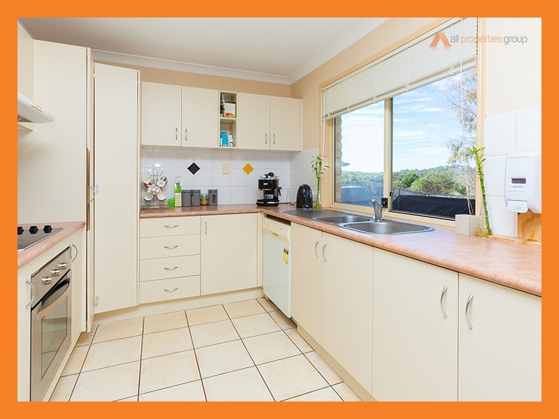 9 Golfgreen Tce, Meadowbrook QLD 4131