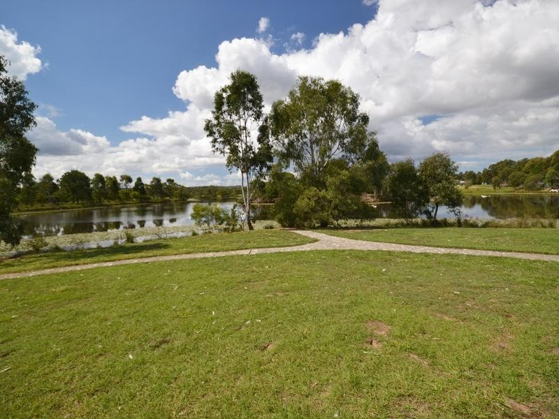 9 Golfgreen Tce, Meadowbrook QLD 4131