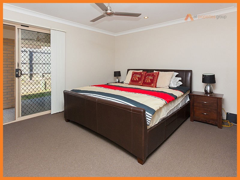16 John Davison Place, Crestmead QLD 4132