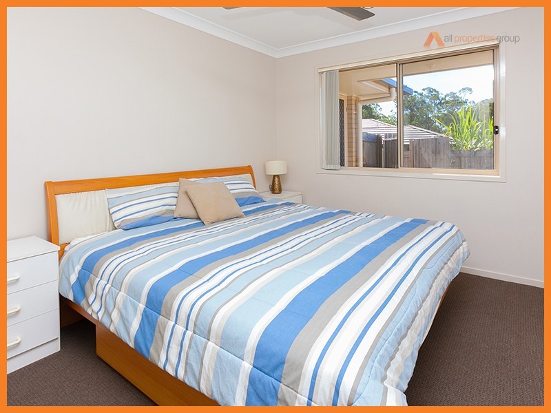 16 John Davison Place, Crestmead QLD 4132