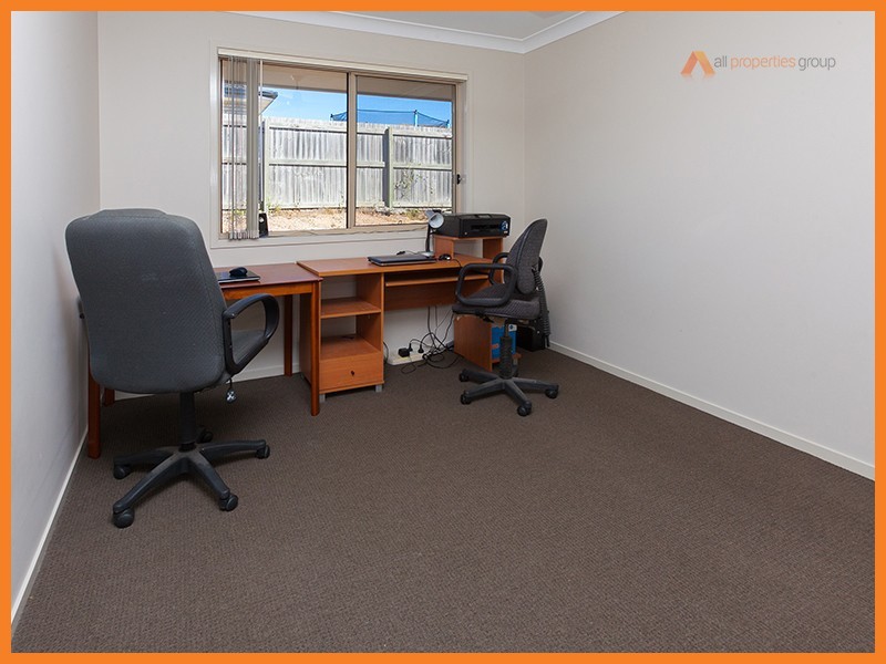 16 John Davison Place, Crestmead QLD 4132