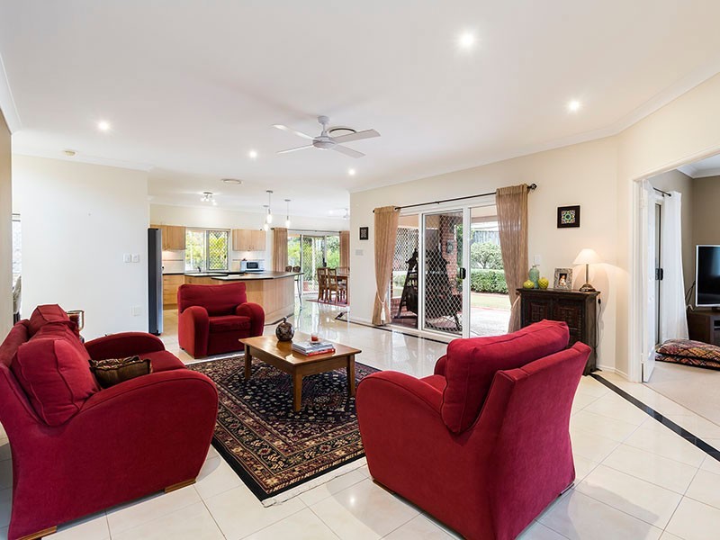 30 Fairmont Crescent, Underwood QLD 4119