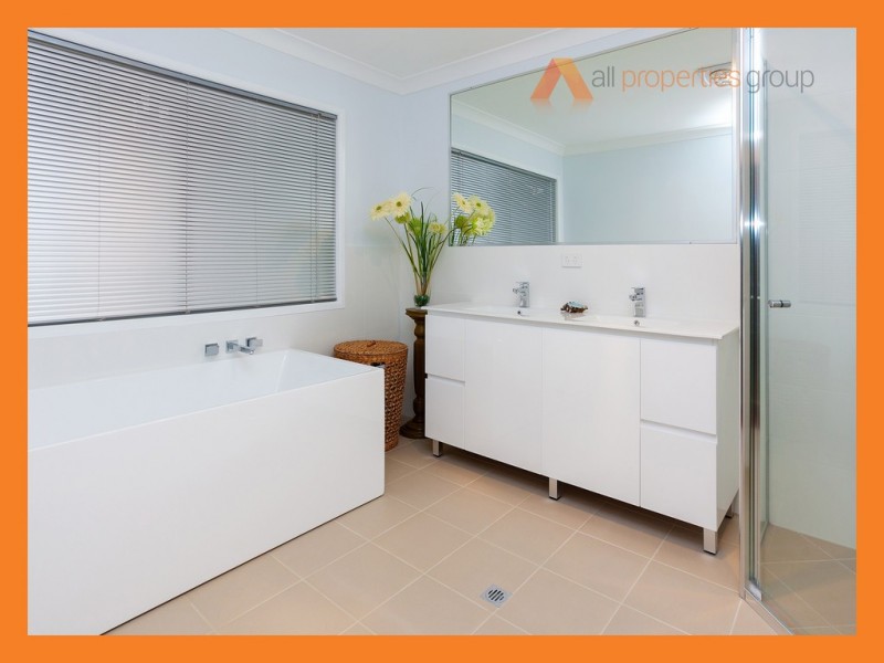 24 Kingfisher Rd, Greenbank QLD 4124