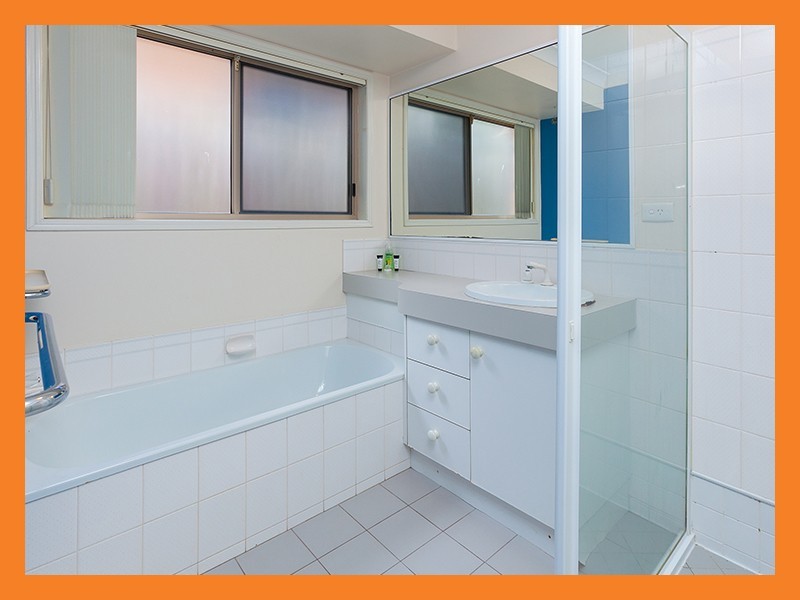 14 Kaiser Drive, Windaroo QLD 4207